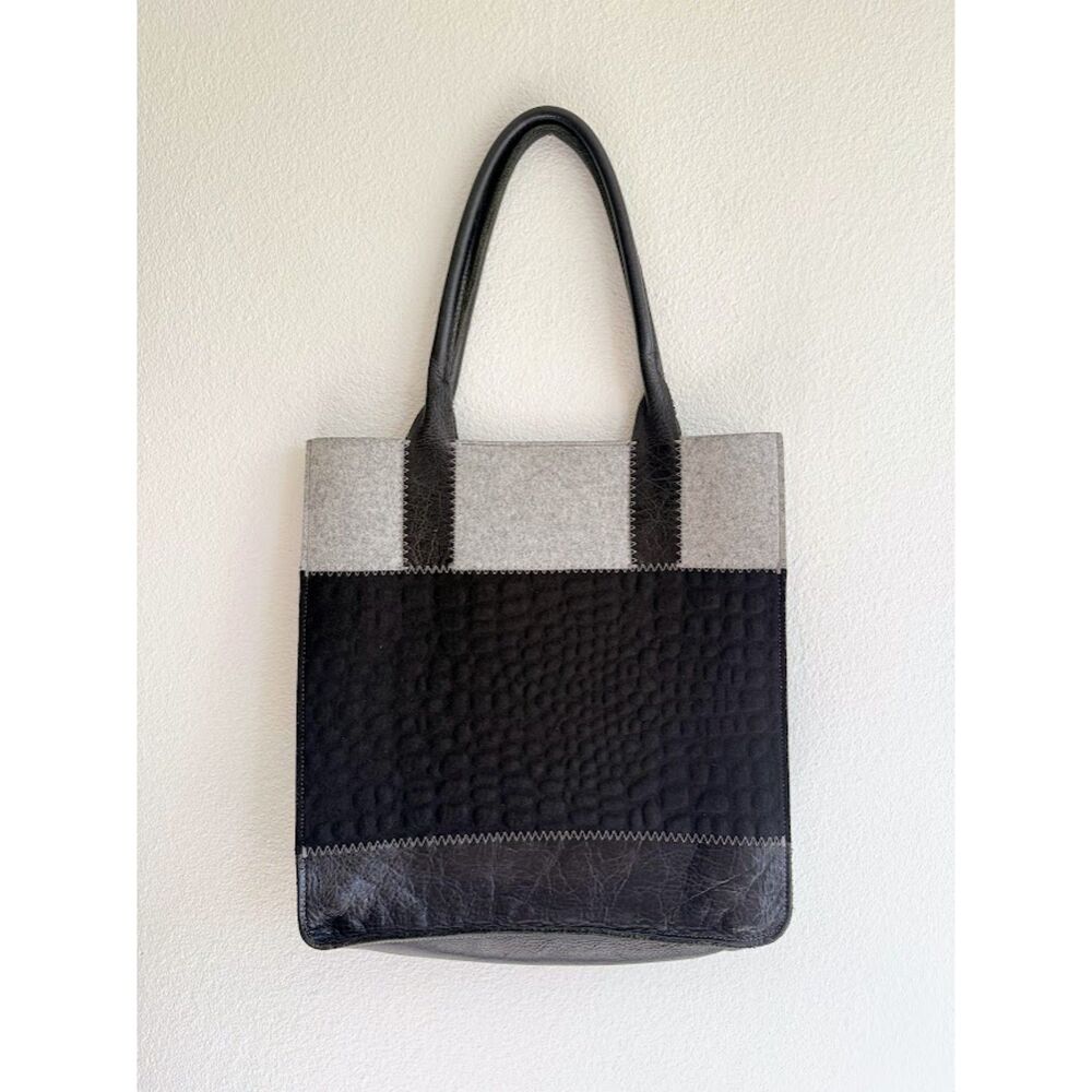 Graf & Lanz Jaunt Tote Bag in Merino Wool Felt and Leather in Black & Gray
